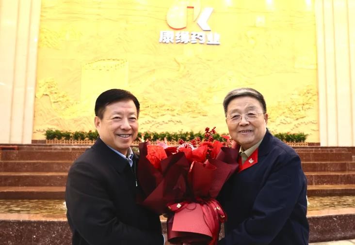 副省长方伟来连看望慰问院士专家